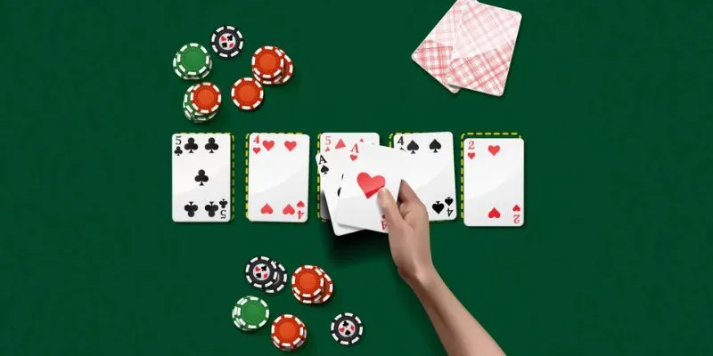 Poker có năm vòng đặt cược chính